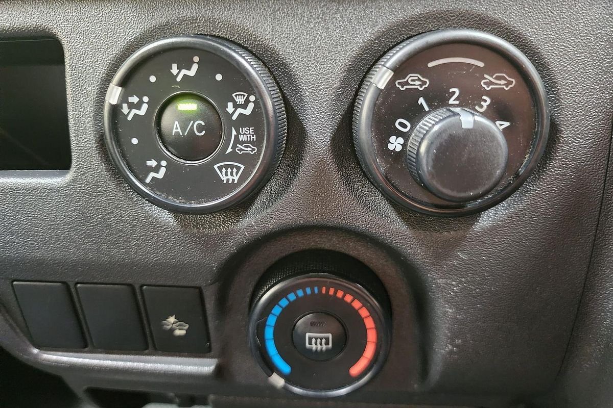 2018 TOYOTA HIACE DX LWB AUTO VAN