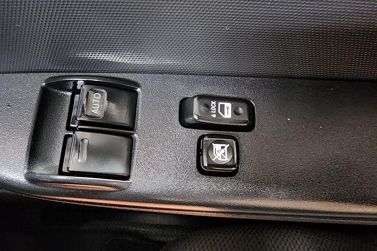 2018 TOYOTA HIACE DX LWB AUTO VAN
