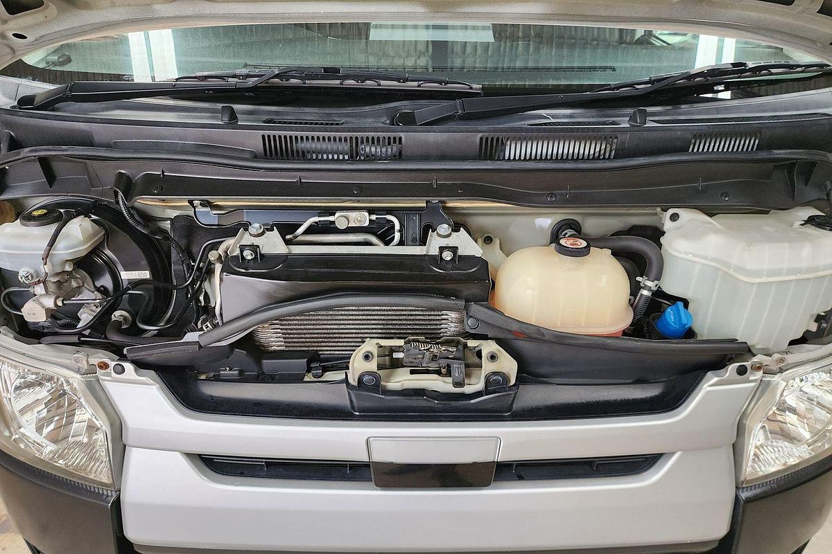 2018 TOYOTA HIACE DX LWB AUTO VAN