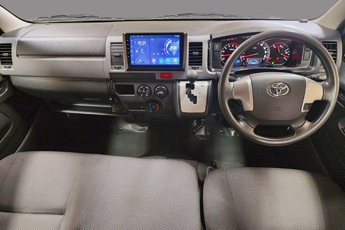 2018 TOYOTA HIACE DX LWB AUTO VAN