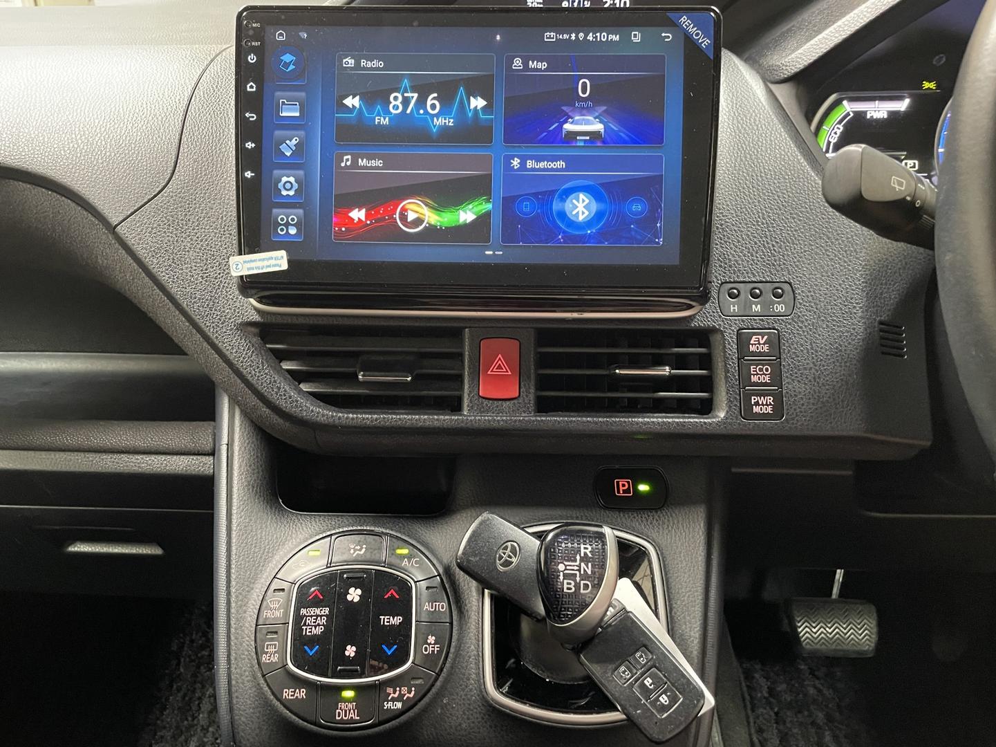 2014 TOYOTA VOXY HYBRID X AUTO WAGON