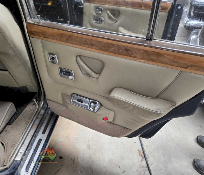 1970 ROLLS-ROYCE SILVER SHADOW 4D SEDAN