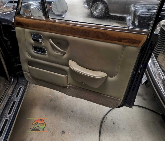 1970 ROLLS-ROYCE SILVER SHADOW 4D SEDAN