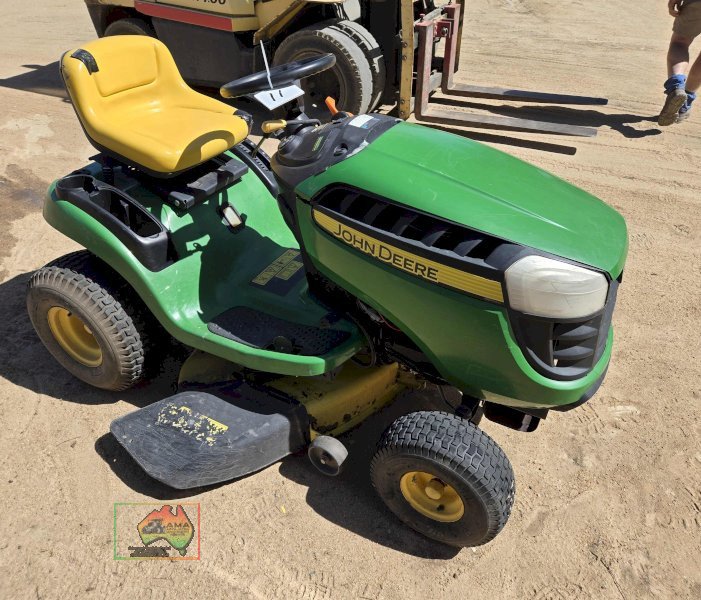 JOHN DEERE S100 RIDE ON MOWER