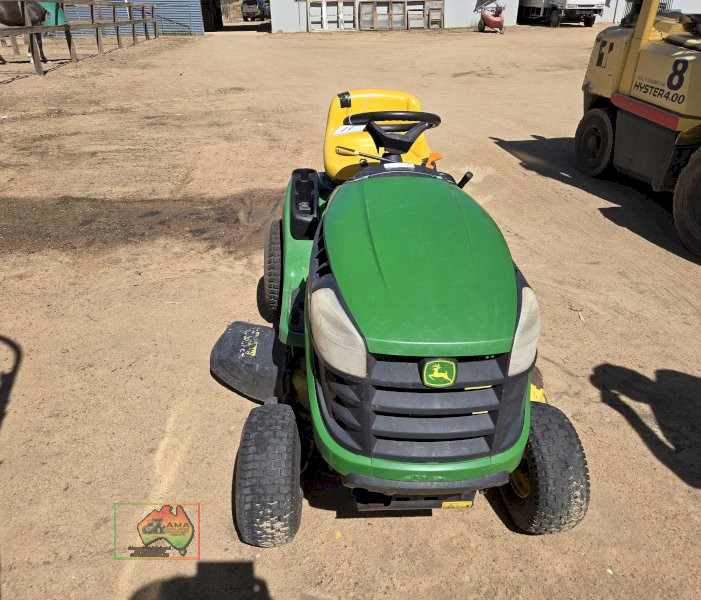 JOHN DEERE S100 RIDE ON MOWER
