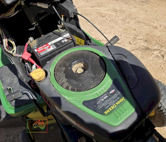 JOHN DEERE S100 RIDE ON MOWER