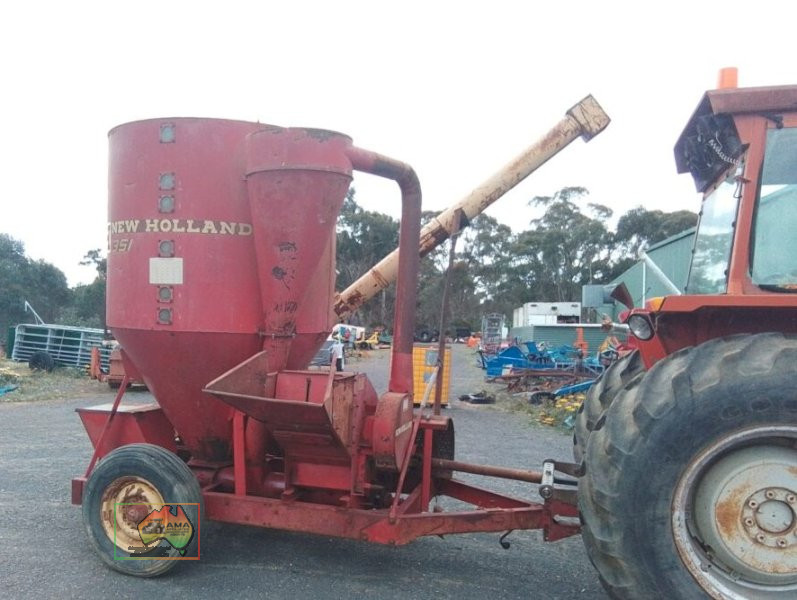 NEW HOLLAND TRACTOR