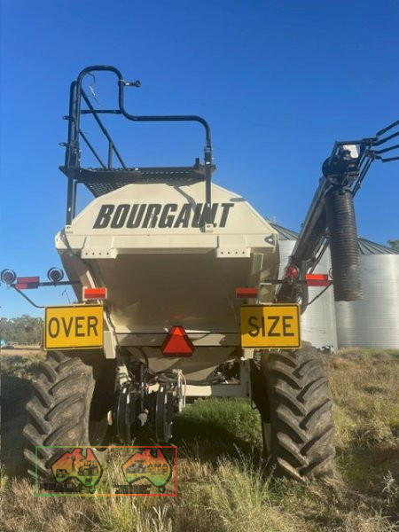 BOURGAULT SEEDER