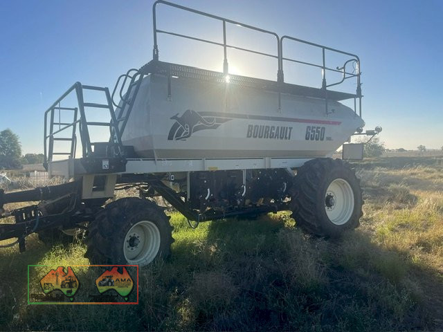 BOURGAULT SEEDER