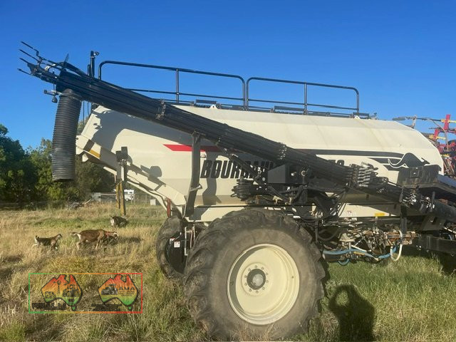 BOURGAULT SEEDER