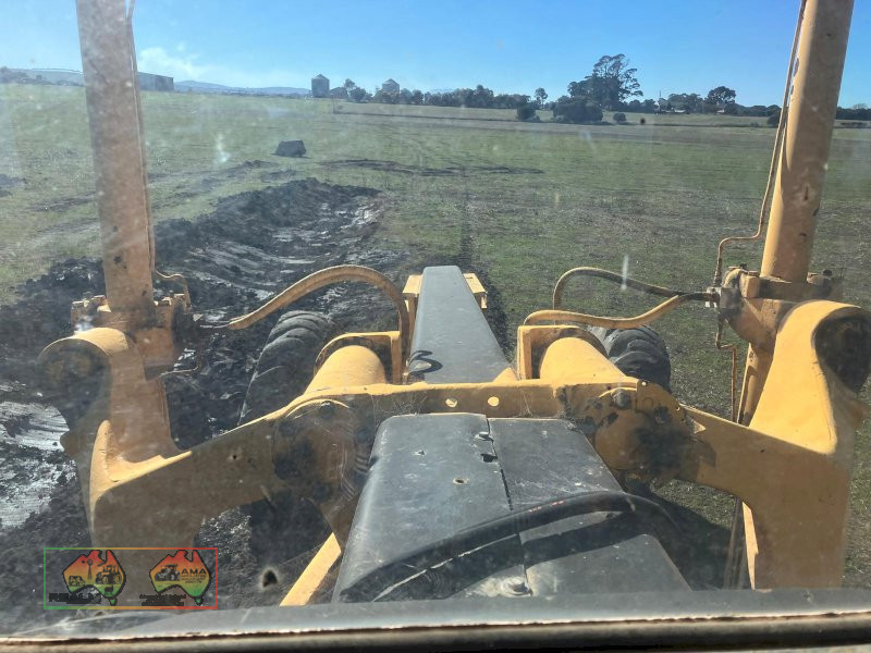 JOHN DEERE GRADER
