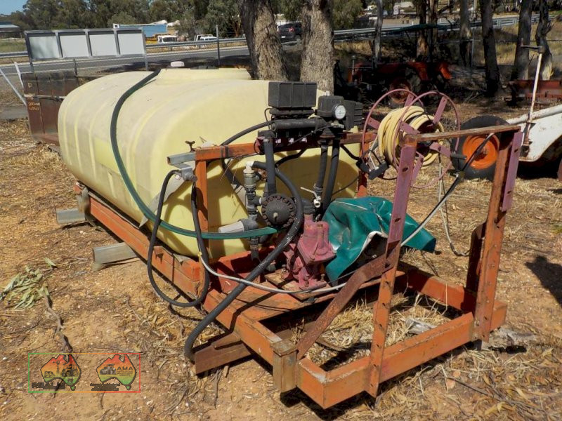 HARDI 2000 BOOM SPRAY
