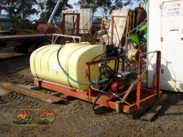HARDI 2000 BOOM SPRAY