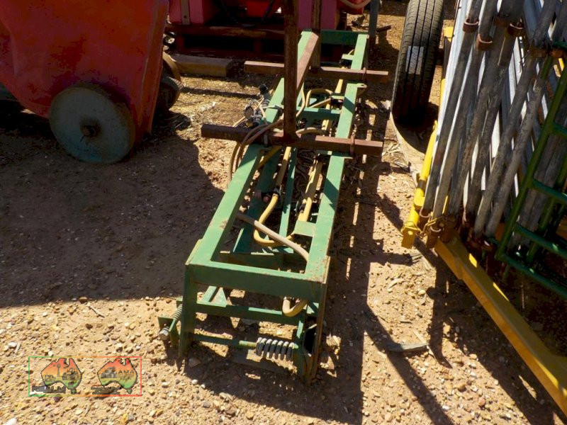 HARDI 2000 BOOM SPRAY