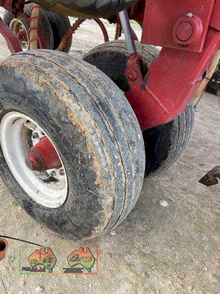 MORRIS SEEDER