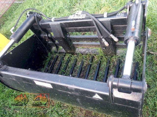 SILAGE GRAB - LIKE NEW