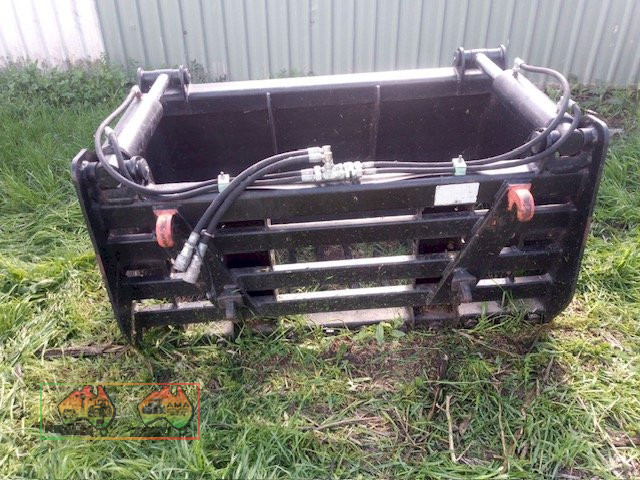 SILAGE GRAB - LIKE NEW