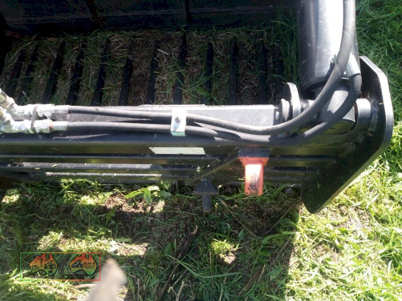 SILAGE GRAB - LIKE NEW