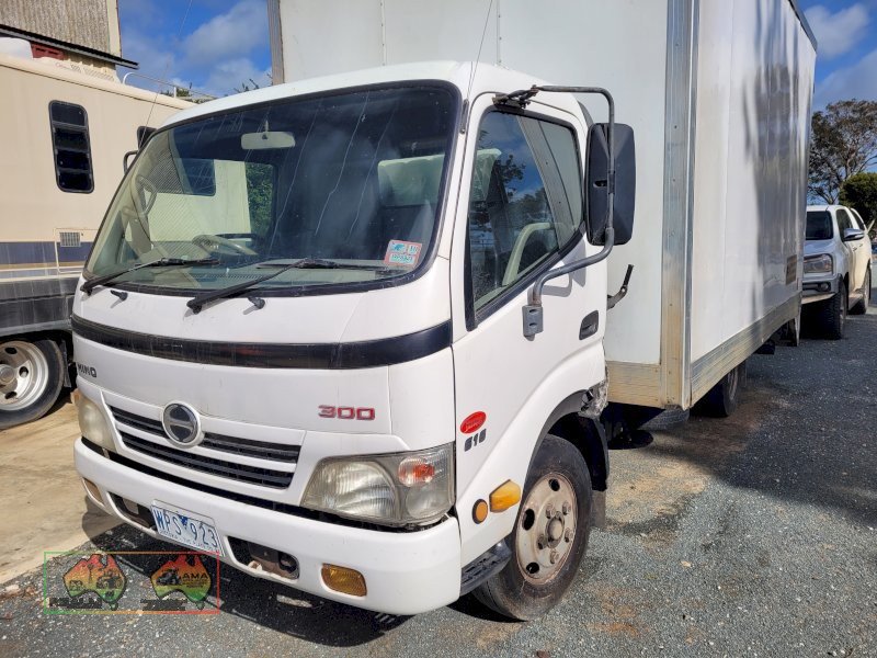 2008 HINO 300 XZU417R 616 MEDIUM 5 SP MANUAL C/CHAS