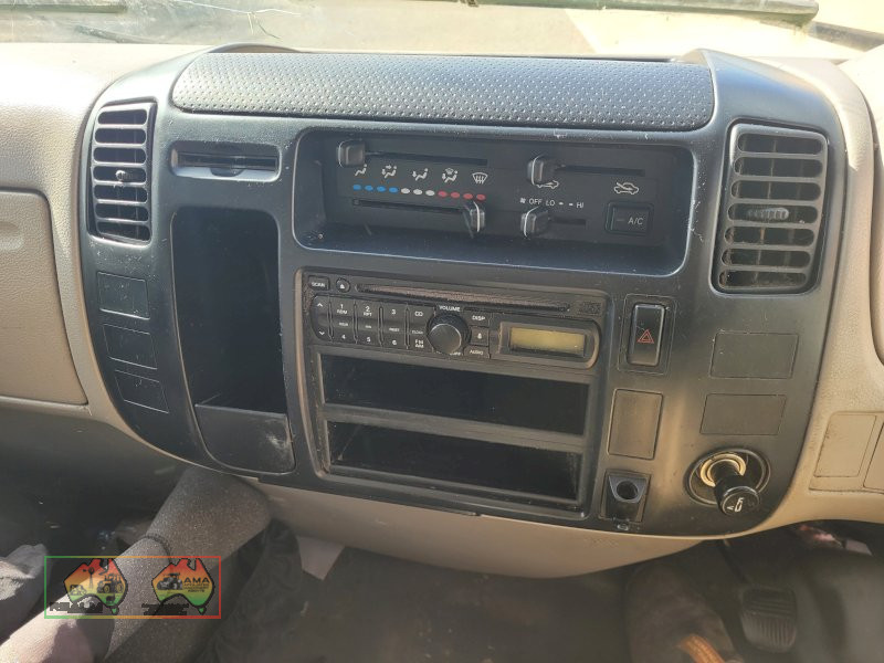 2008 HINO 300 XZU417R 616 MEDIUM 5 SP MANUAL C/CHAS