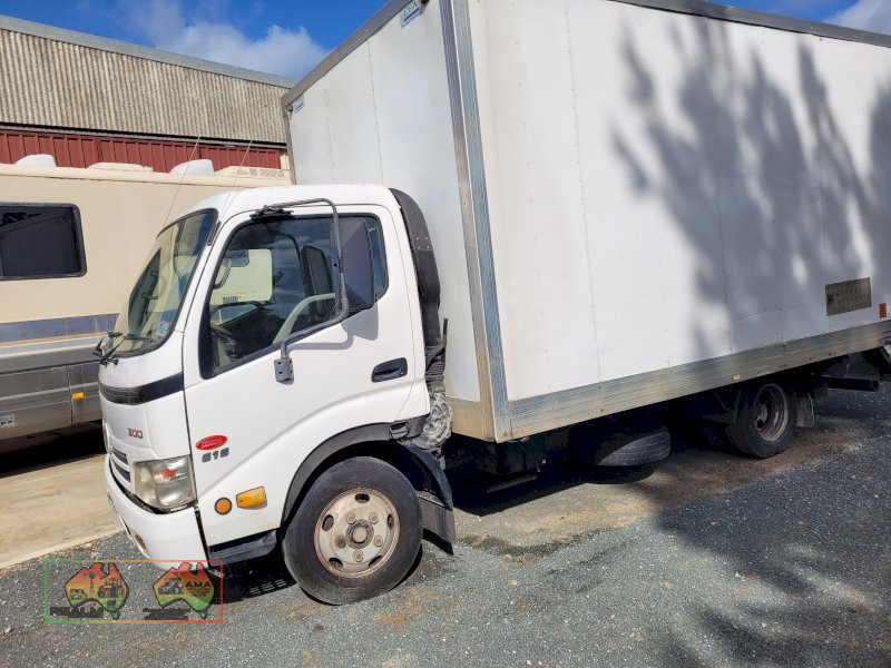2008 HINO 300 XZU417R 616 MEDIUM 5 SP MANUAL C/CHAS
