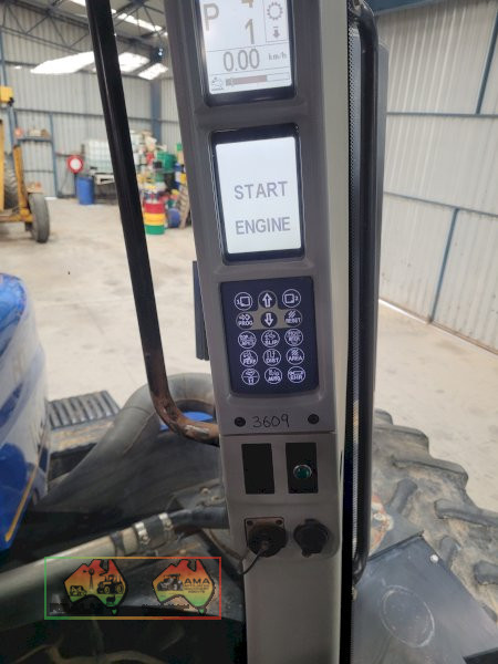 2012 NEW HOLLAND TRACTOR