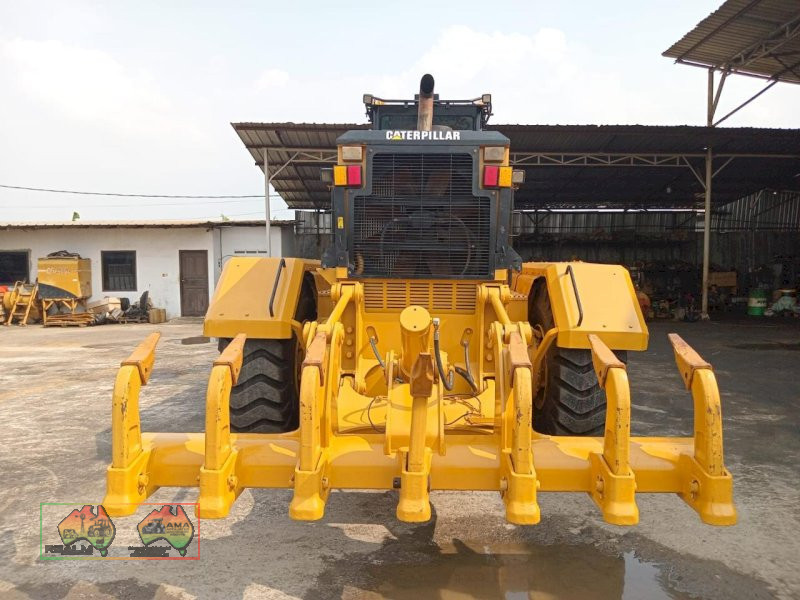 CATERPILLAR GRADER