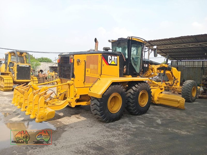 CATERPILLAR GRADER