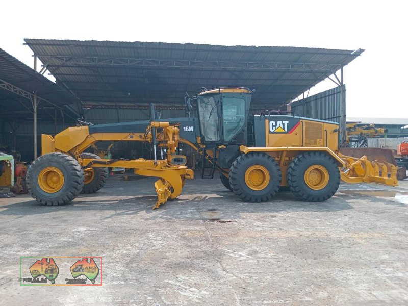 CATERPILLAR GRADER