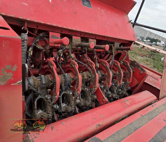 MASSEY FERGUSON TRACTOR