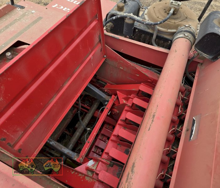 MASSEY FERGUSON TRACTOR