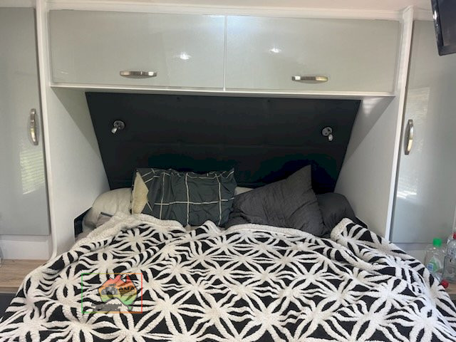 2022 LEADER GOLD 22ft 7 CARAVAN