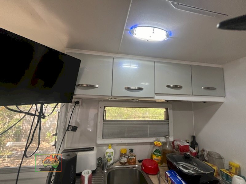 2022 LEADER GOLD 22ft 7 CARAVAN