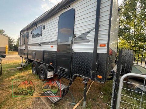 2022 LEADER GOLD 22ft 7 CARAVAN