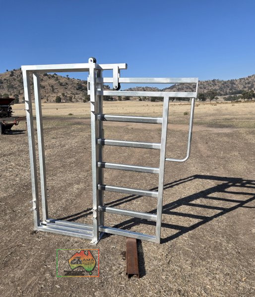 CATTLE YARD BACKING GATE