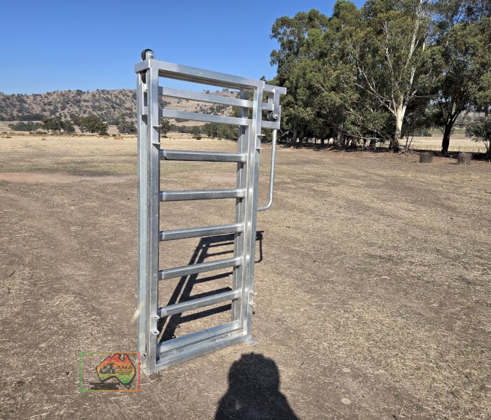 CATTLE YARD BACKING GATE