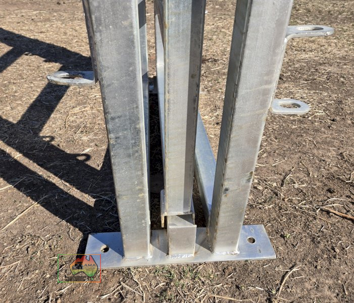 CATTLE YARD BACKING GATE
