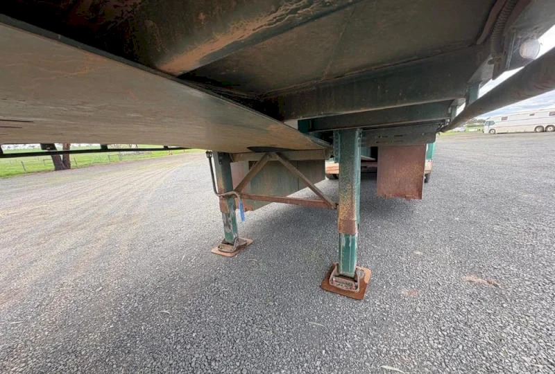 BARKER FLAT TOP TRAILER