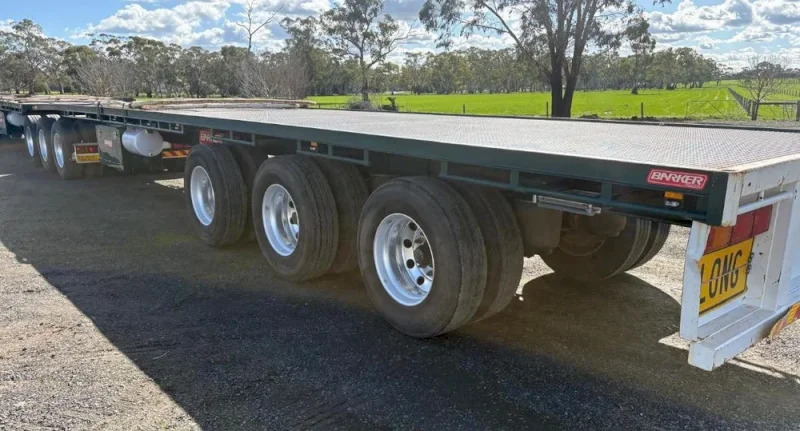 BARKER FLAT TOP TRAILER