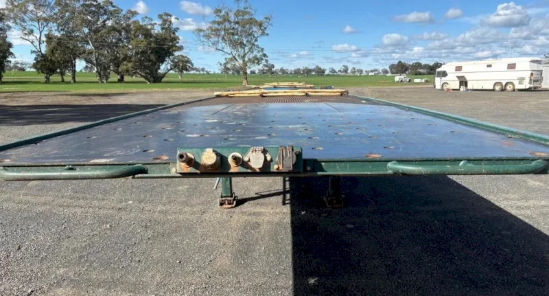 BARKER FLAT TOP TRAILER