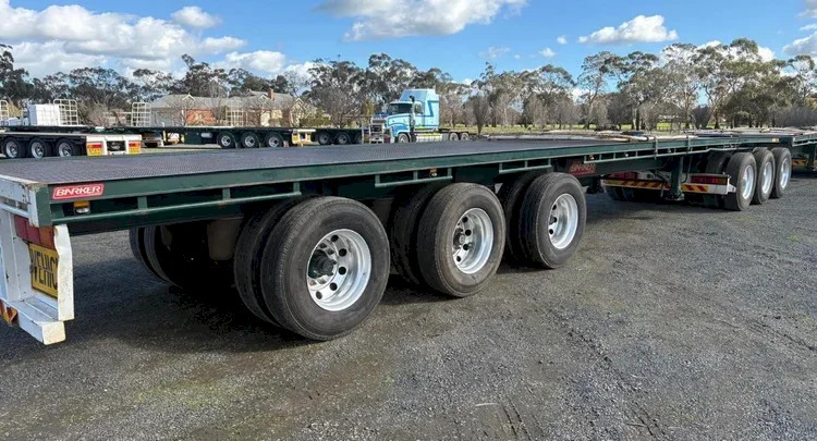 BARKER FLAT TOP TRAILER