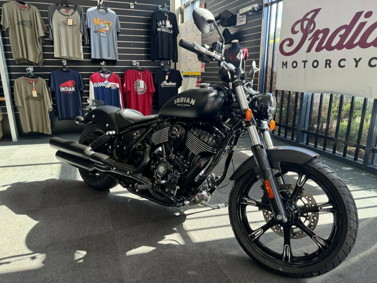 2023 INDIAN CHIEF DARK HORSE CRUISER