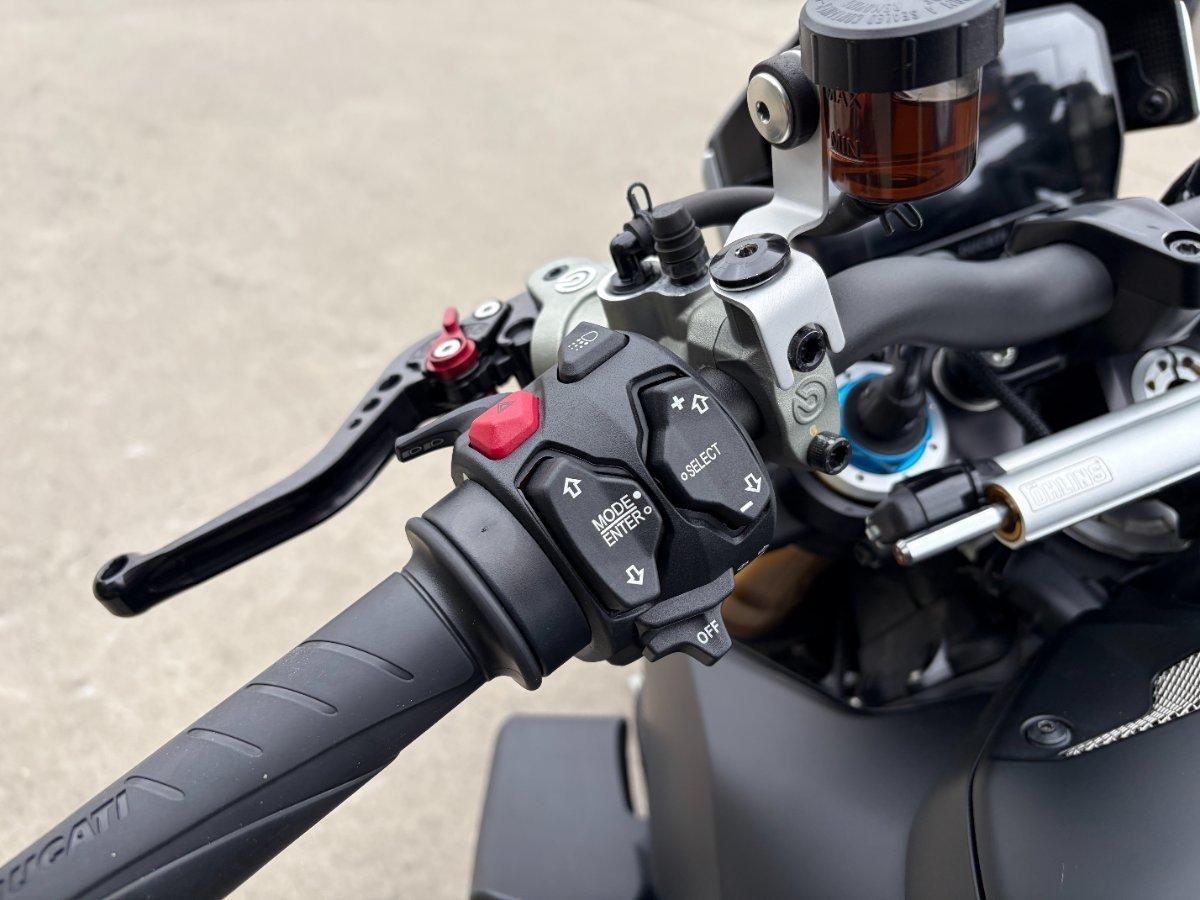 2022 DUCATI STREETFIGHTER V4 S SPORTS