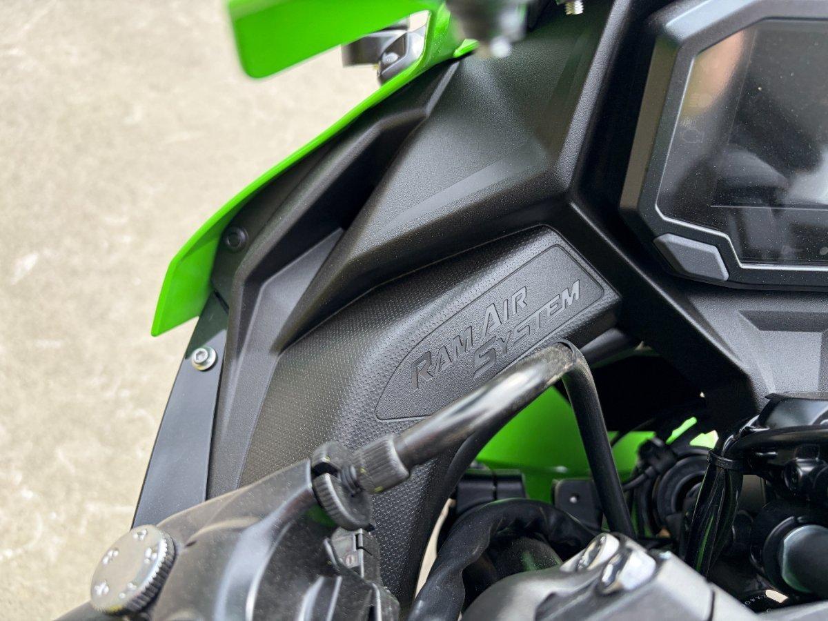 2025 KAWASAKI NINJA ZX-4RR KRT EDITION