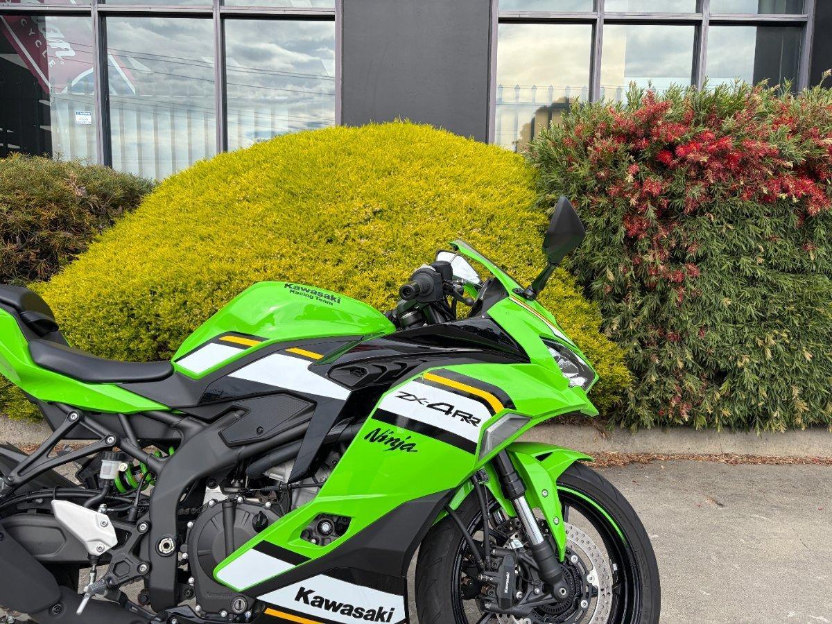2025 KAWASAKI NINJA ZX-4RR KRT EDITION