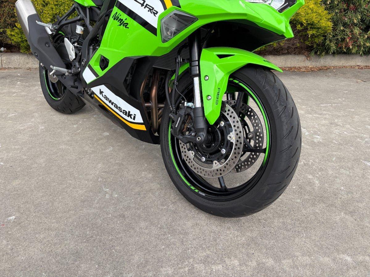 2025 KAWASAKI NINJA ZX-4RR KRT EDITION