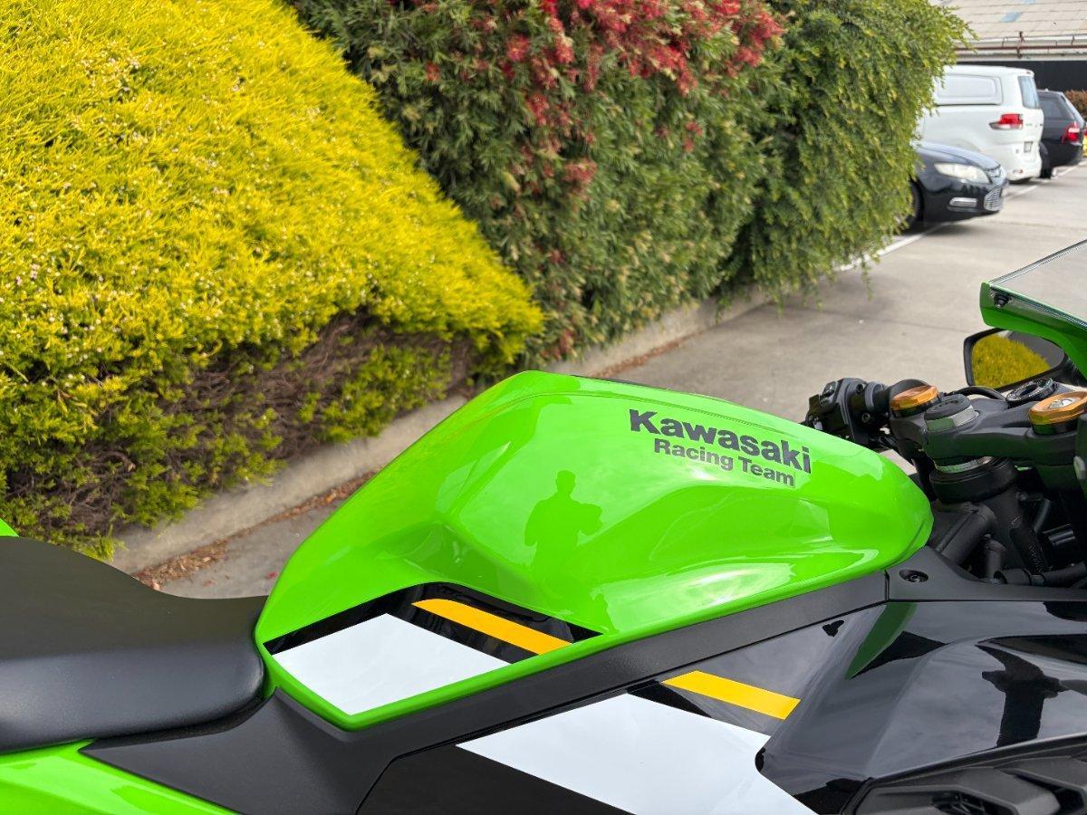 2025 KAWASAKI NINJA ZX-4RR KRT EDITION