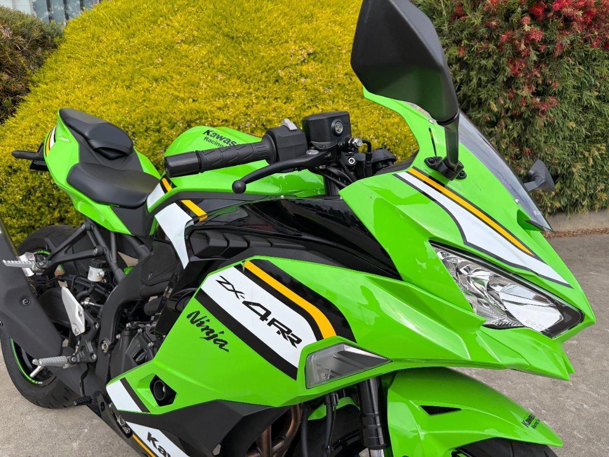 2025 KAWASAKI NINJA ZX-4RR KRT EDITION