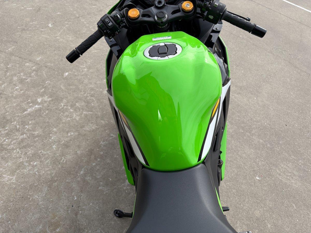 2025 KAWASAKI NINJA ZX-4RR KRT EDITION