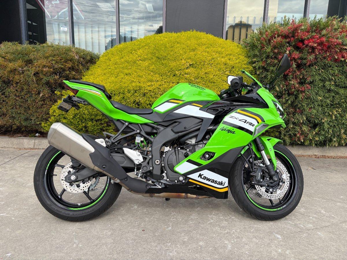 2025 KAWASAKI NINJA ZX-4RR KRT EDITION
